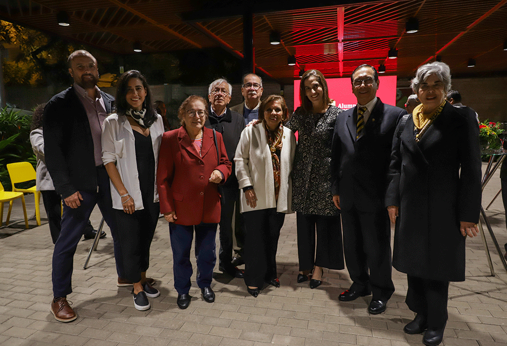 Filantropía Cayetano es presentada a nuestros egresados en evento de reencuentro